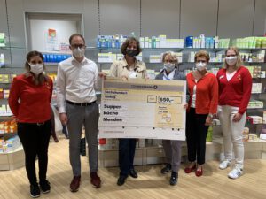 Gruppenfoto der Spendenübergabe